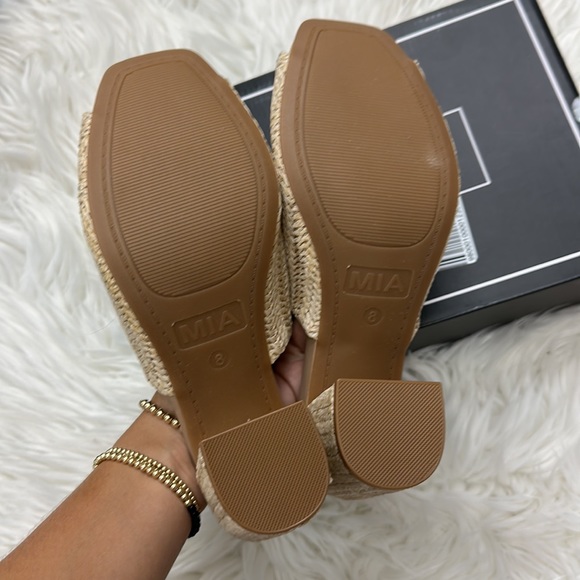 MIA Noirel Natural Heeled Sandals - Picture 7 of 9
